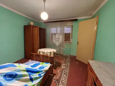 Kuća 160 m², Klana - centar, 3 spavaće sobe i terasa - 11