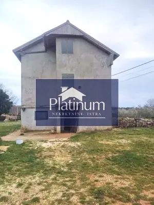 Kuća 180 m², Juršići - tri stambene jedinice - 2