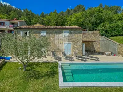 House 100 m², Oprtalj surroundings - pool and view