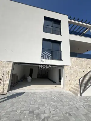 VODICE – Moderna duplex kuća s bazenom i pogledom na more - 10