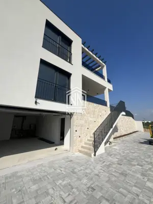 VODICE – Moderna duplex kuća s bazenom i pogledom na more - 11