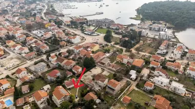 Građevinsko zemljište, Medulin, projekt za dvije zgrade i pogled na more