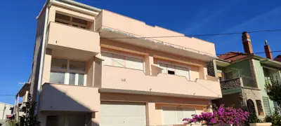 Mehrfamilienhaus in Zadar - ruhige Lage, mehrere Wohneinheiten und großes Potenzial