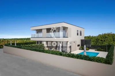 Semi-detached house in Novigrad, 500 m from the sea and pool - 2
