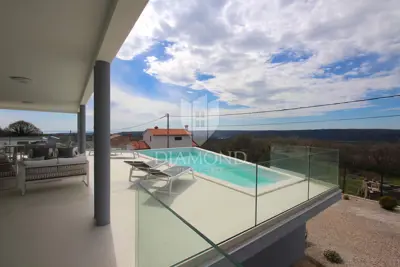 Haus zum Kauf in Labin, 223 m²