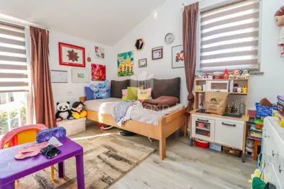 Haus 220 m², Pula - Šišan, 3 Wohnungen - 11