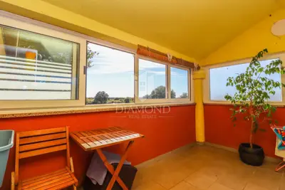 Haus 220 m², Pula - Šišan, 3 Wohnungen - 12