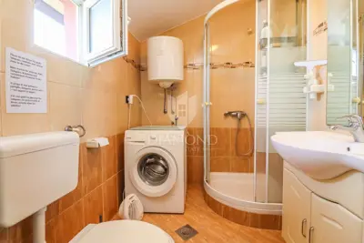 Haus 220 m², Pula - Šišan, 3 Wohnungen - 16