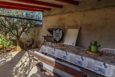 Haus 220 m², Pula - Šišan, 3 Wohnungen - 18
