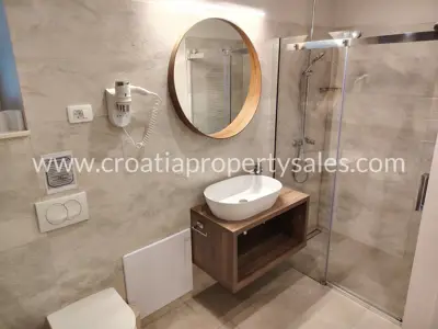 Commercial space 93 m², Split center - near Riva - 3