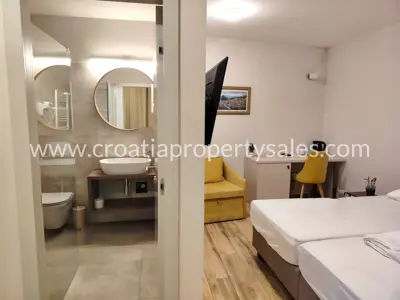 Commercial space 93 m², Split center - near Riva - 5