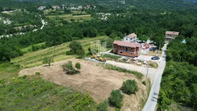 Building land 530 m², Pićan - permit and project for a ground-floor house