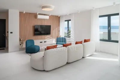 Villa 306 m², Podstrana - panoramic sea view - 8