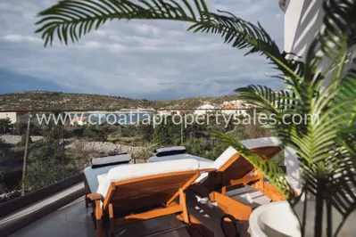Villa 3 floors, Rogoznica, quiet bay and 4x8 swimming pool with heating - 12