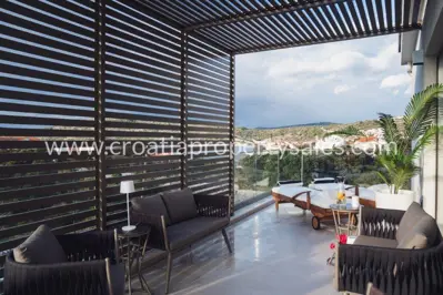 Villa 3 floors, Rogoznica, quiet bay and 4x8 swimming pool with heating - 4