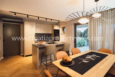 Villa 3 floors, Rogoznica, quiet bay and 4x8 swimming pool with heating - 6