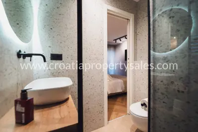 Villa 3 floors, Rogoznica, quiet bay and 4x8 swimming pool with heating - 8