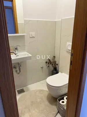 Wohnung 94,6 m², Vodice - 2 Schlafzimmer, Garten - 8
