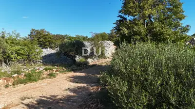 Građevinsko zemljište, Krk - 719 m², pogled na more - 2