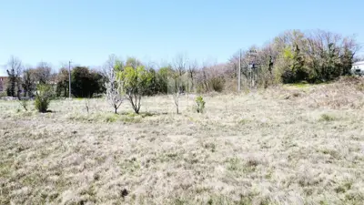 Building land 3,000 m², Tinjan - peace and nature - 2