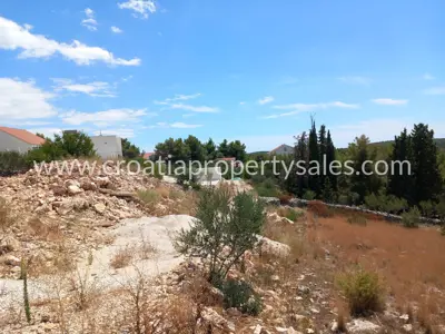 Zemljište 498 m², Otok Brač - rub mjesta i mirno okruženje - 4