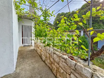 Kuća 45 m², Zastražišće, prvi red do mora i građevinska parcela - 22