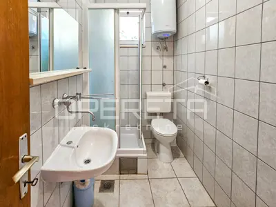 Kuća 45 m², Zastražišće, prvi red do mora i građevinska parcela - 13