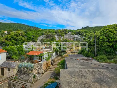 Kuća 45 m², Zastražišće, prvi red do mora i građevinska parcela - 7