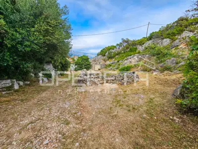 Kuća 45 m², Zastražišće, prvi red do mora i građevinska parcela - 6