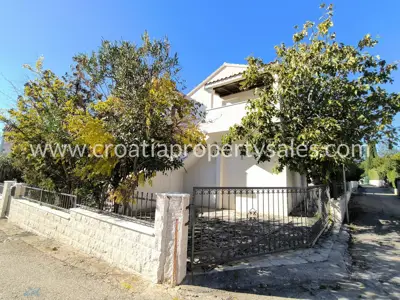 House 172 m², Rogoznica - peaceful surroundings near the sea