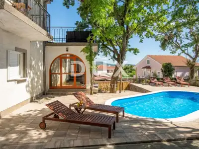 Haus 250 m², Kornić - Pool und touristische Vermietung - 4