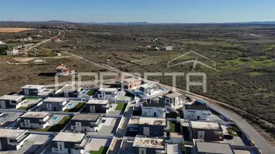 Baugrundstück 1.669 m², Zemunik Gornji - ruhige Lage - 5
