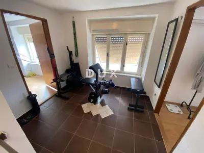 RIJEKA, HRELJIN - freistehendes Haus mit ZWEI GETRENNTEN WOHNUNGEN + Garten mit p - 16