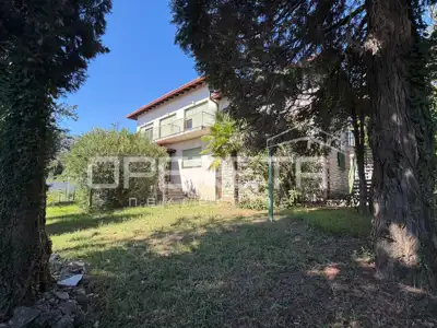Kuća 320 m², Oprić - pogled na more i mirno okruženje