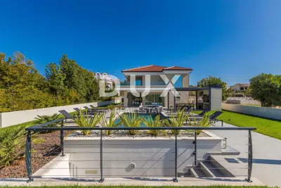 Villa 240 m², Krk - Okolica, Pool und atemberaubender Panoramablick auf das Meer - 2