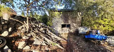 House 90 m², Gostinjac - for renovation