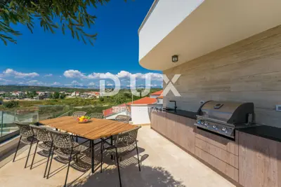 Villa 316 m², Ljubač - 1st row to the sea - 12
