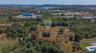 Bauland 1.352 m², Banjole - Gewerbezone