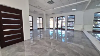 Poslovni prostor 130 m², Sesvete, ulični lokal