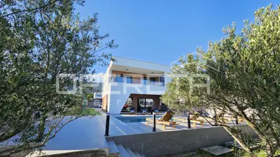 Kaštel Stari-Luksuzna obiteljska vila s bazenom, maslinikom, sportskim sadržaje - 5