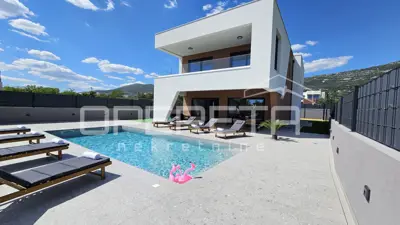 Kaštel Stari-Luksuzna obiteljska vila s bazenom, maslinikom, sportskim sadržaje - 8