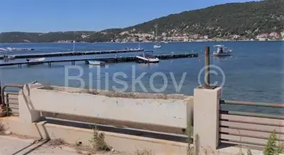 Poslovni objekt 865 m², Rab - prvi red do mora