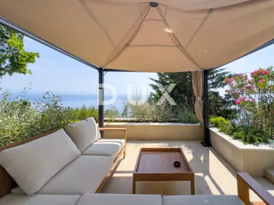 OPATIJA, LOVRAN - exklusive Wohnung mit atemberaubendem Panoramablick und Pool