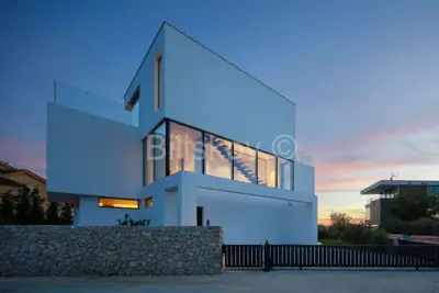 Vila 495 m², Sukošan - prvi red do mora - 2