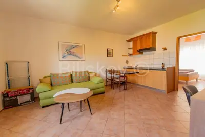 Čiovo, Okrug G. , obiteljska kuća s 4 apartmana, prodaja - 18
