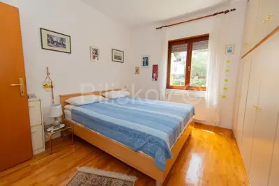Čiovo, Okrug G. , obiteljska kuća s 4 apartmana, prodaja - 9