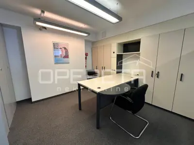 Gewerbefläche 253 m², Split Trstenik, sicher und gepflegt - 12