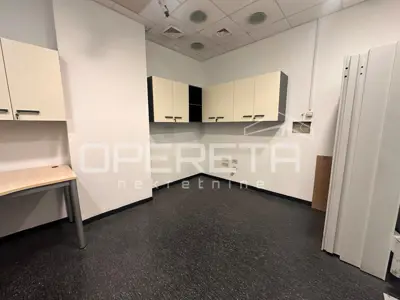 Gewerbefläche 253 m², Split Trstenik, sicher und gepflegt - 9