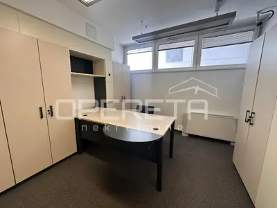 Gewerbefläche 253 m², Split Trstenik, sicher und gepflegt - 13