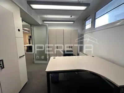 Gewerbefläche 253 m², Split Trstenik, sicher und gepflegt - 11